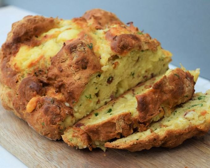 Lucy Loves Cheese and Bacon Soda Bread pic