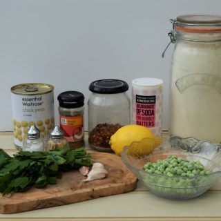 Pea-chickpea-falafel-recipe-lucyloves-foodblog