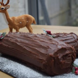 Chocolate-yule-log-recipe-lucyloves-foodblog