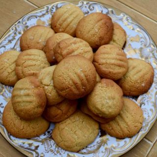 Sea-salt-peanut-butter-biscuits-recipe-lucyloves-foodblog