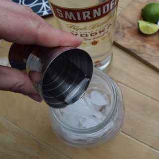 Cosmopolitan-cocktail-recipe-lucyloves-foodblog