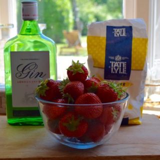 Homemade-strawberry-gin-recipe-lucyloves-foodblog