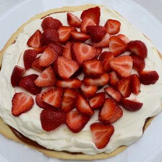 Simple-caramel-strawberry-tart-recipe-lucyloves-foodblog