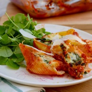 Spinach-three-cheese-stuffed-shells-recipe-lucyloves-foodblog