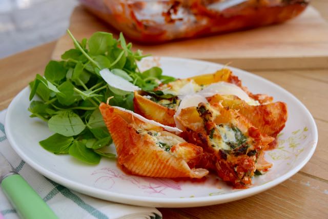 Spinach-three-cheese-stuffed-shells-recipe-lucyloves-foodblog
