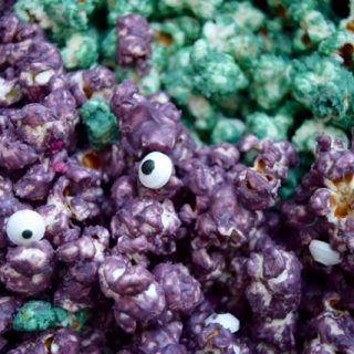Spooky-white-chocolate-popcorn-lucyloves-foodblog