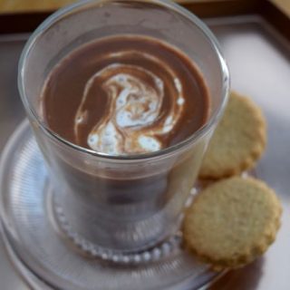 Caramel-rum-hot-chocolate-recipe-lucyloves-foodblog