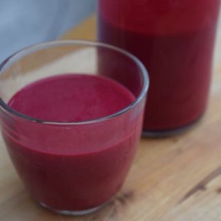 Beetroot-raspberry-smoothie-recipe-lucyloves-foodblog