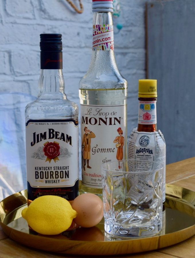 Classic-whiskey-sour-recipe-lucyloves-foodblog