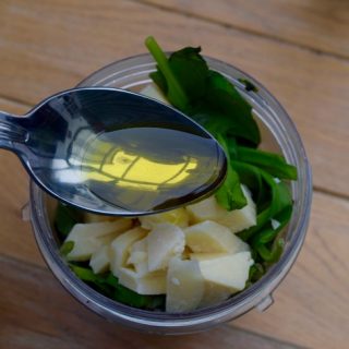 Wild-garlic-pesto-recipe-lucyloves-foodblog