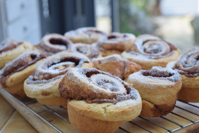 Easy-cinnamon-rolls-recipe-lucyloves-foodblog