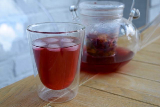 Hibiscus-calendula-tea-recipe-lucyloves-foodblog