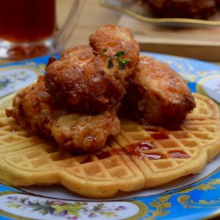 Fried-chicken-waffles-sriracha-maple-syrup-lucyloves-foodblog