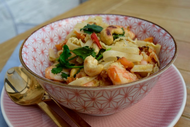 Noodles-prawns-egg-recipe-lucyloves-foodblog