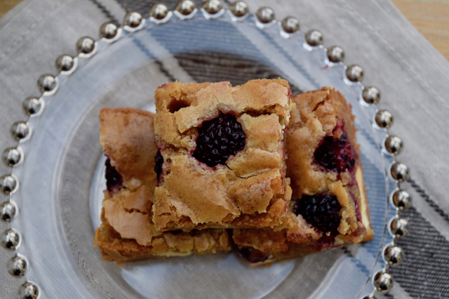 One-bowl-blackberry-blondies-recipe-lucyloves-foodblog