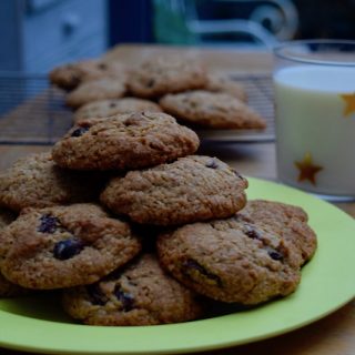 Oatmeal-raisin-cookies-recipe-lucyloves-foodblog