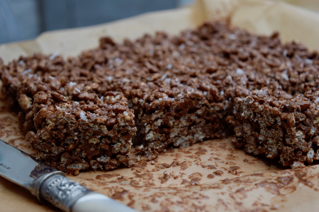 Salted-nutella-krispie-squares-recipe-lucyloves-foodblog