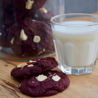Red-velvet-cookies-recipe-lucyloves-foodblog
