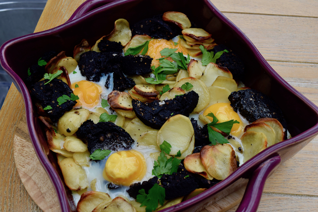 Black-pudding-potato-egg-bake-recipe-lucyloves-foodblog