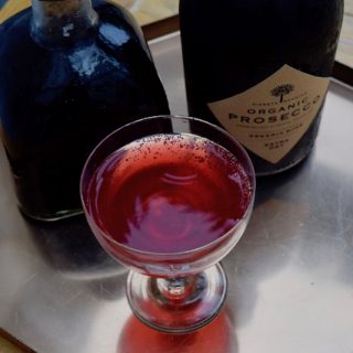 Homemade-blackberry-liqueur-recipe-lucyloves-foodblog