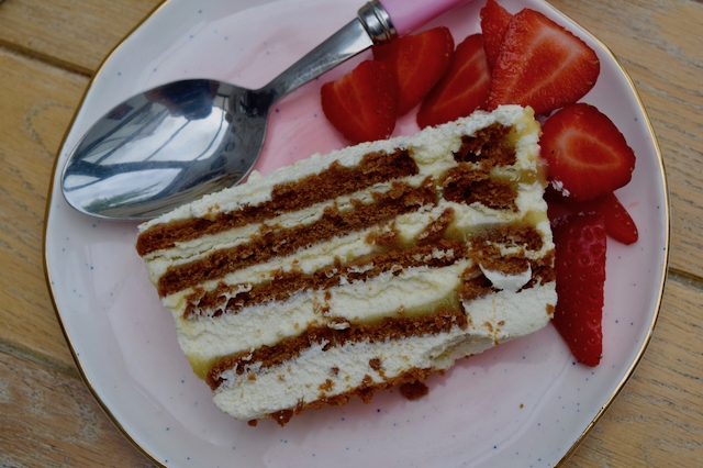 Lemon-biscoff-icebox-cake-recipe-lucyloves-foodblog
