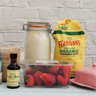 Strawberry-crumble-lucyloves-foodblog