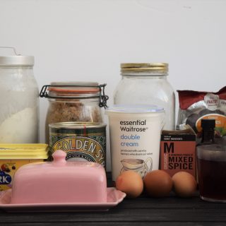 Sticky-toffee-pudding-recipe-lucyloves-foodblog