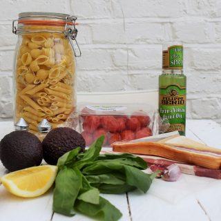 Avocado-tomato-basil-pasta-lucyloves-foodblog