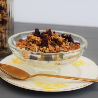 Almond-coconut-cranberry-granola-lucyloves-foodblog