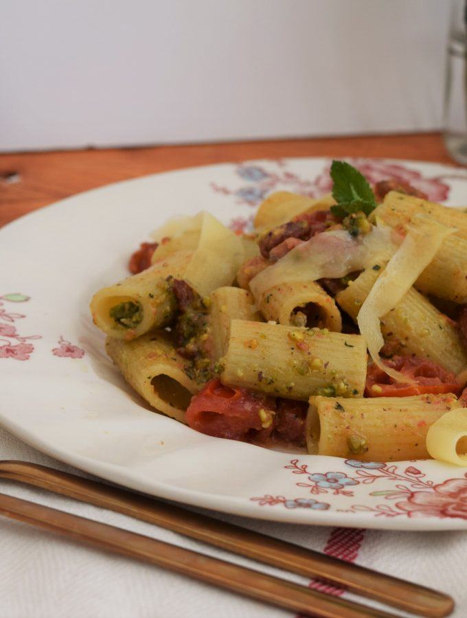 Pistachio-mint-pesto-pasta-lucyloves-foodblog