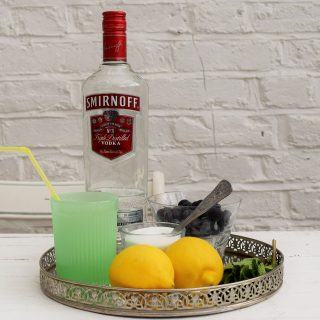 Blueberry-vodka-lemonade-lucyloves-foodblog