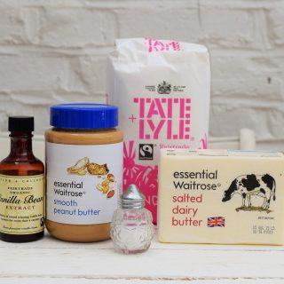 Easy-peanut-butter-fudge-lucyloves-foodblog