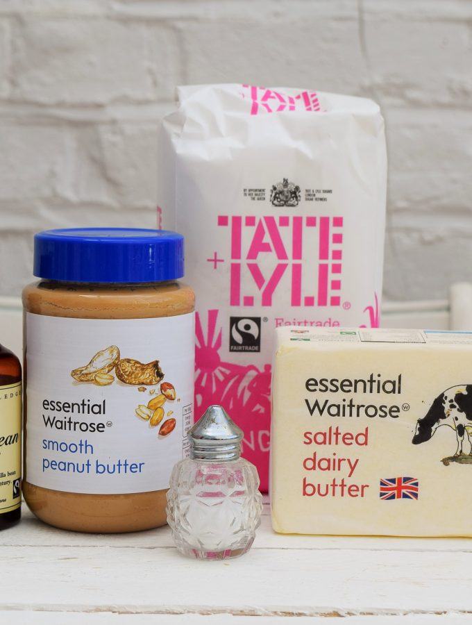 Easy-peanut-butter-fudge-lucyloves-foodblog
