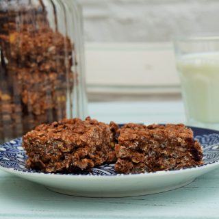 Oat-honeycomb-krispie-cake-lucyloves-foodblog