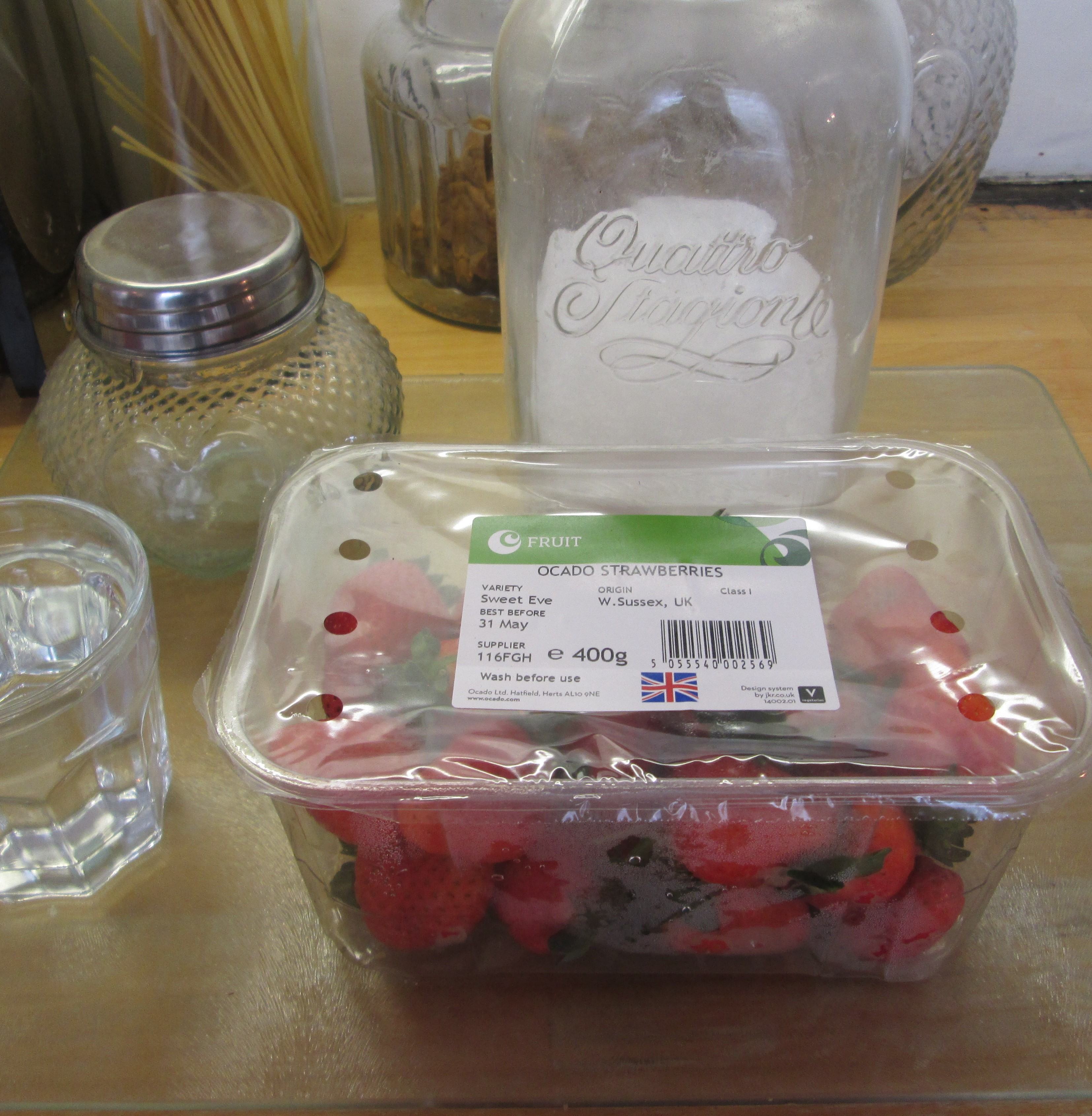 strawberry-syrup-lucyloves-foodblog